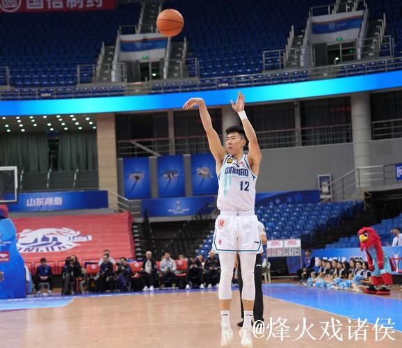 俱乐部杯-米奇26+17青岛胜同曦 林崴19分